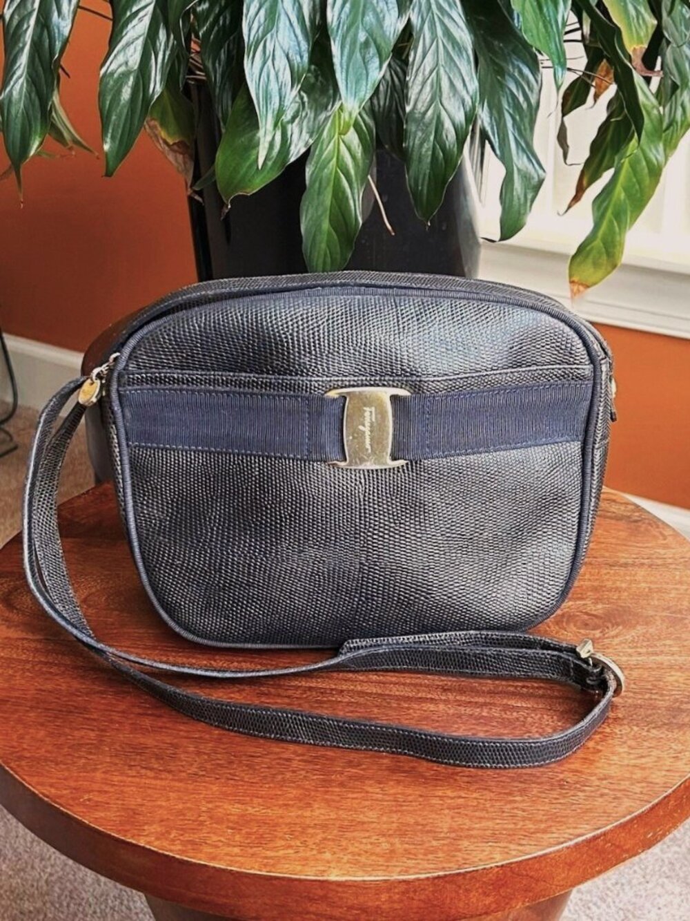 SALVATORE FERRAGAMO Vara Ribbon Leather Shoulder Bag